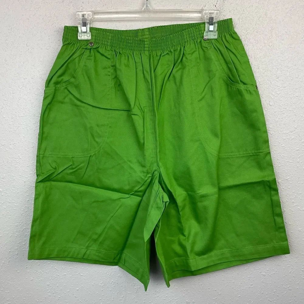 NWOT American Sweetheat Green Shorts Size 16